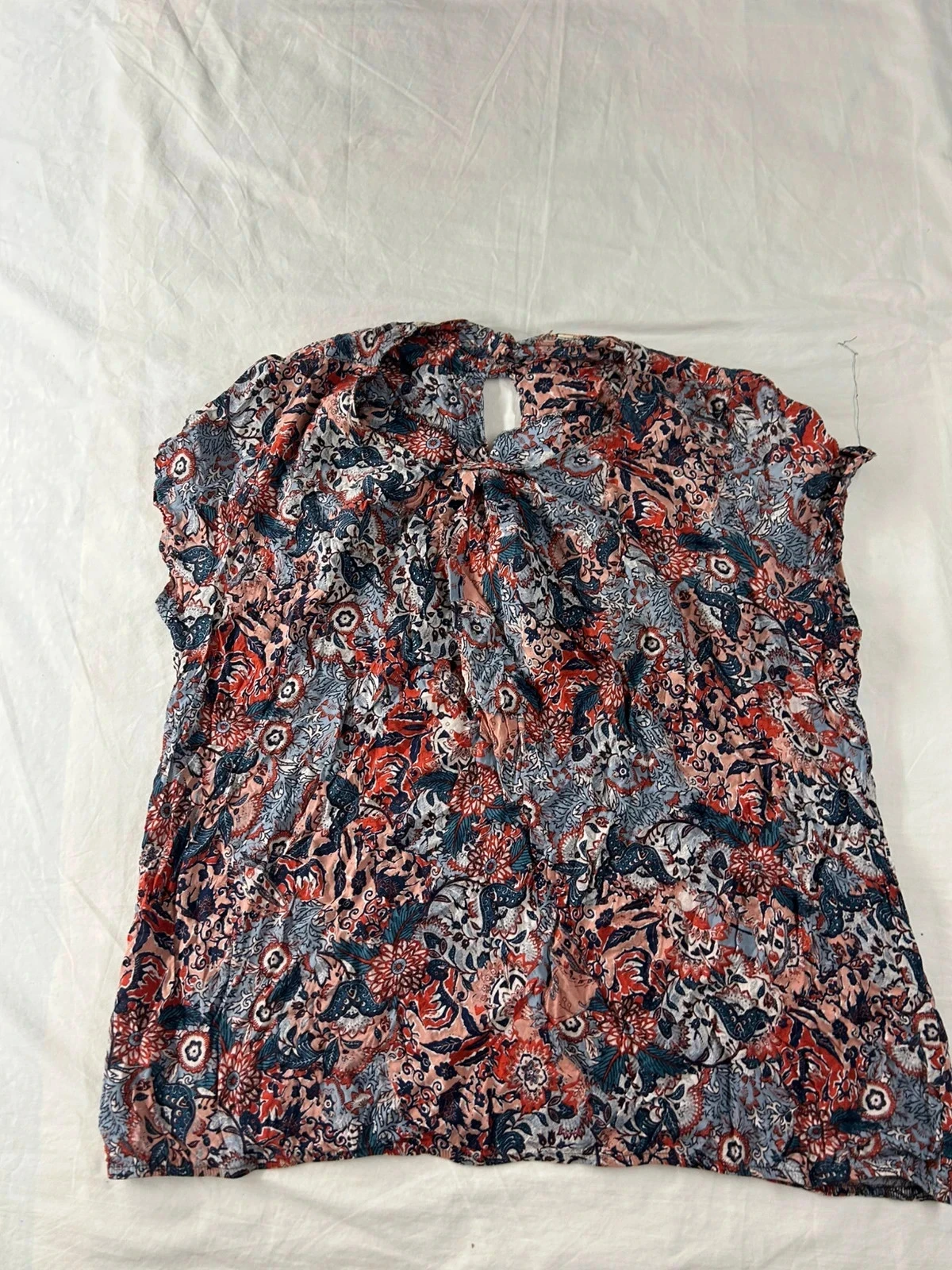 Blouse motifs multicolores manches courtes taille M